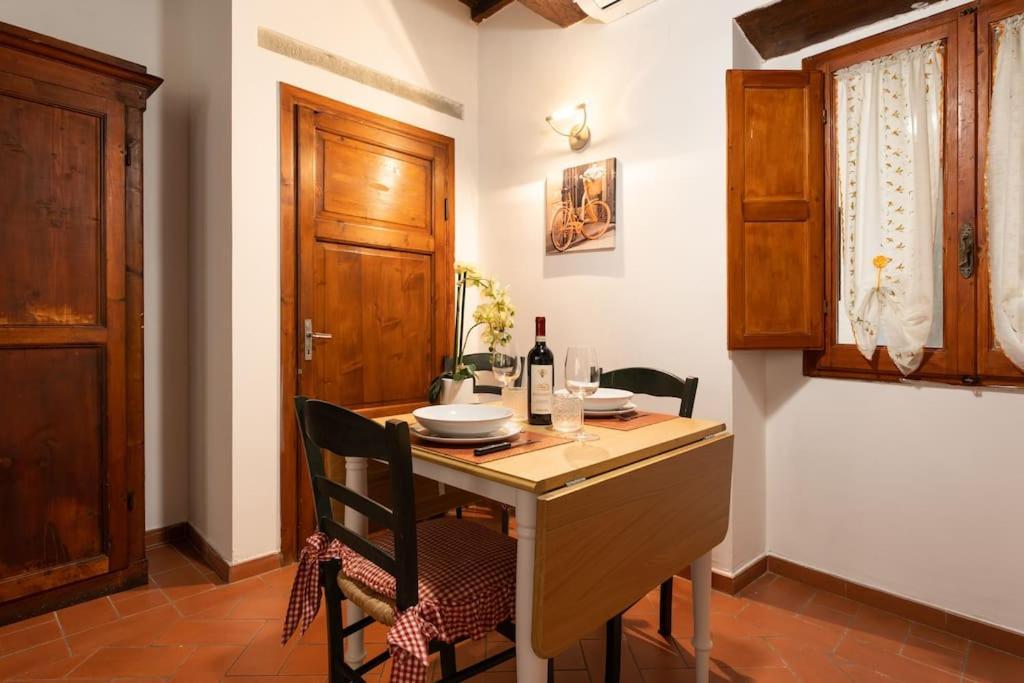 Keys Of Italy - Corsob 9 - Florentine Studio Close To Palazzo Vecchio ฟลอเรนซ์ ภายนอก รูปภาพ
